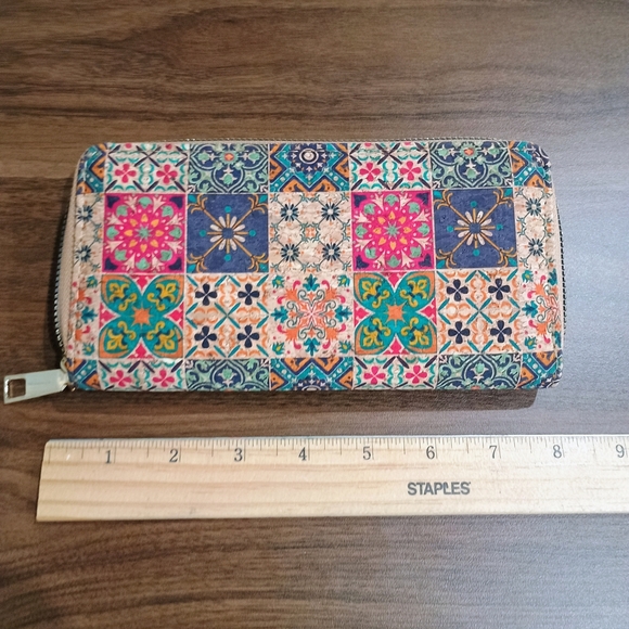 Colorful Patterned Women's Wallet - Picture 1 of 3